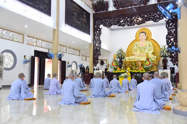 Lễ truyền giới Sa di Phương Trượng